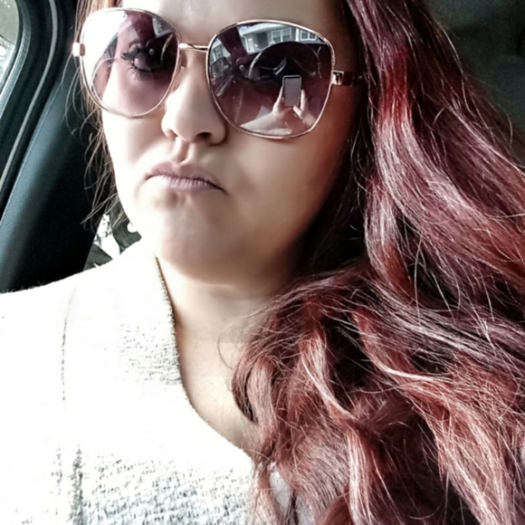 Meet your Posher, Nikki - Picture 3 of 8